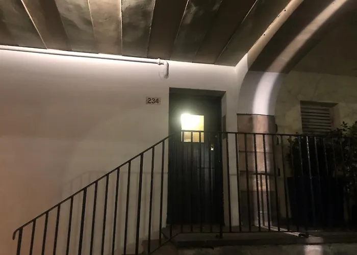 Royal Mile Famous Canongate Flat